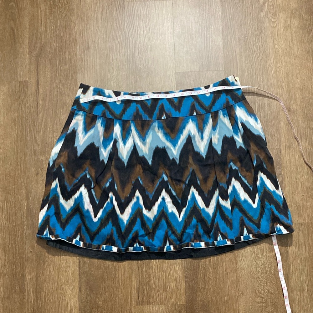 Worthington size 18 mini skirt with pockets zig zag pattern plus size